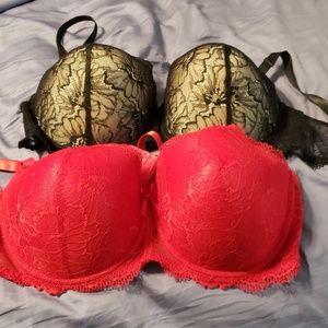 2 new bras without tags